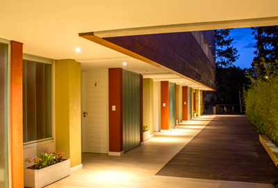 Entrada exterior a departamentos